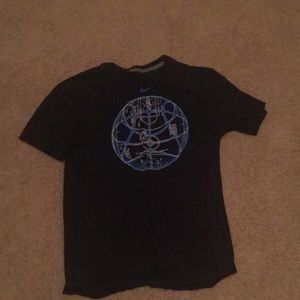 Nike Adult Medium Basketball tee shirt